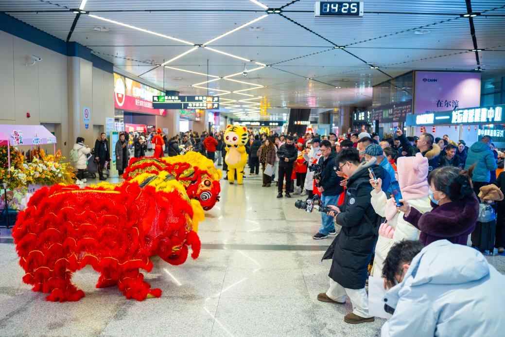 “请到广东过大年”主题快闪活动亮相哈尔滨